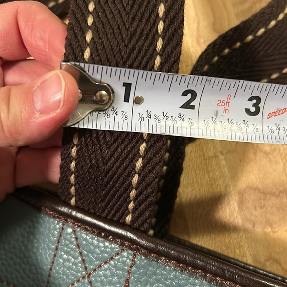 Chala cat tote - black white cat with ball of yarn - fish keychain attached - Picture 15 of 16